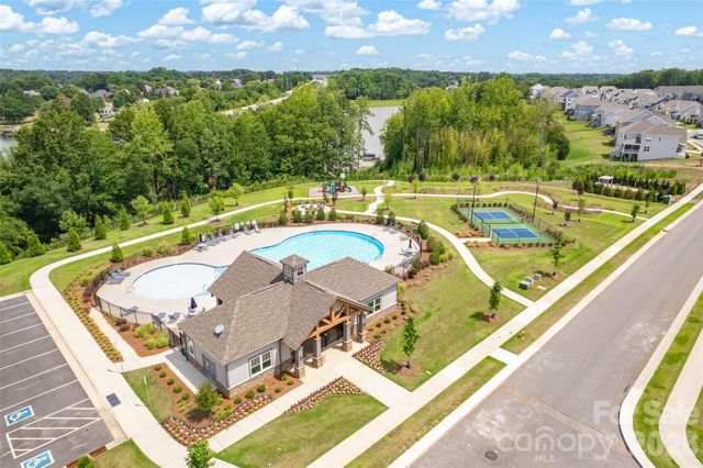 309 W Waterlynn Road, Mooresville, NC 28117
