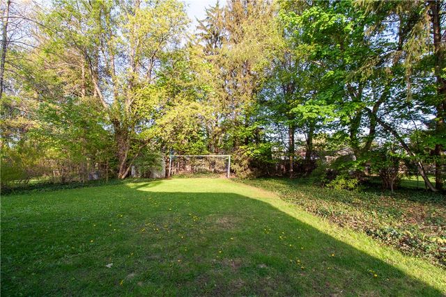 100 Newcastle Road, Rochester, NY 14610