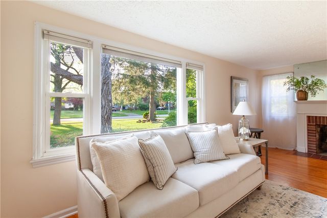100 Newcastle Road, Rochester, NY 14610