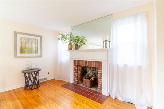 100 Newcastle Road, Rochester, NY 14610