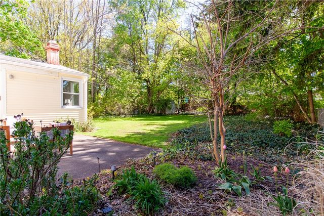 100 Newcastle Road, Rochester, NY 14610