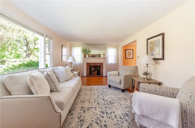 100 Newcastle Road, Rochester, NY 14610