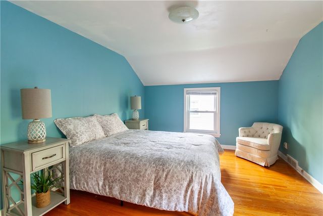 100 Newcastle Road, Rochester, NY 14610