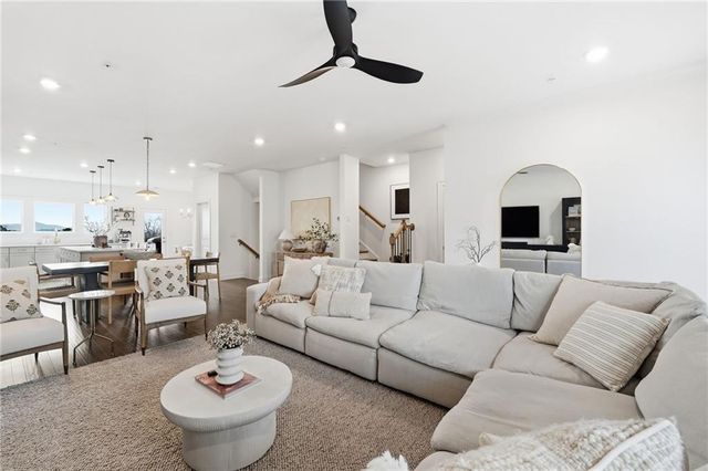 808 Mackay Creek, Woodstock, GA 30188