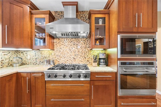 1 Elatia Circle, Pittsford, NY 14534
