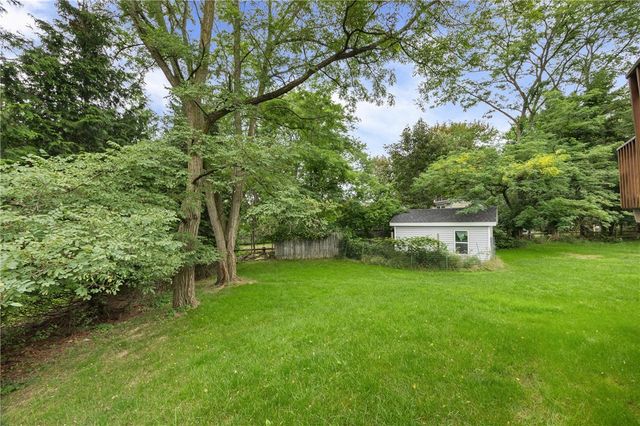 1 Elatia Circle, Pittsford, NY 14534