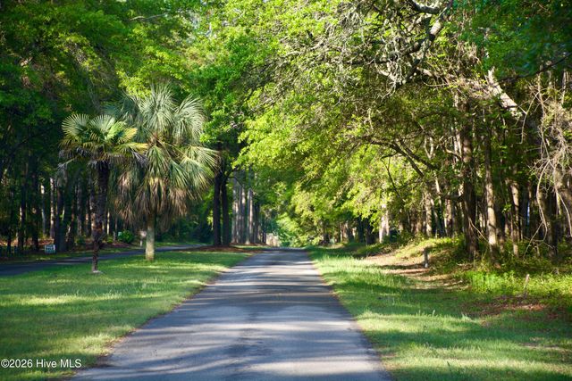 9145 E Bramshill Road SW, Calabash, NC 28467