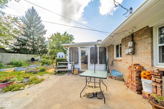 3227 Meadowcrest Drive, Anderson, IN 46011