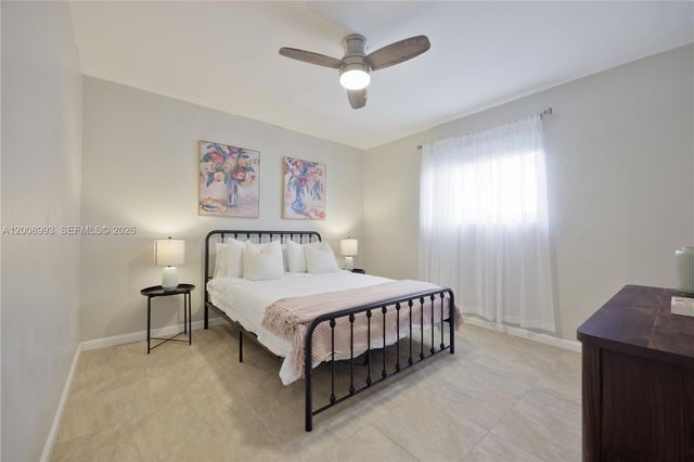 609 S Crescent Drive, Hollywood, FL 33021