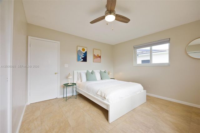 609 S Crescent Drive, Hollywood, FL 33021