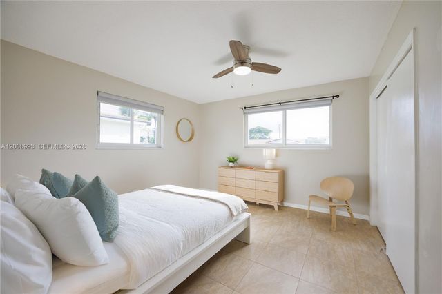 609 S Crescent Drive, Hollywood, FL 33021