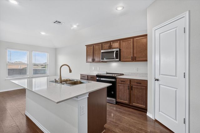 2002 Berrywood Drive, Royse City, TX 75189