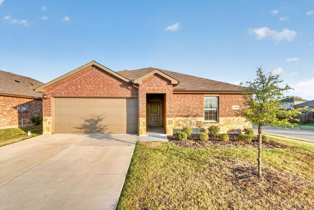 2002 Berrywood Drive, Royse City, TX 75189
