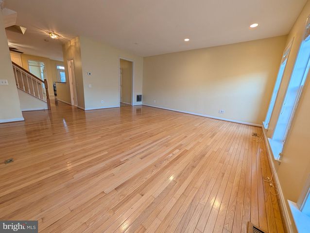 45775 SMOKETREE TER, Sterling, VA 20166