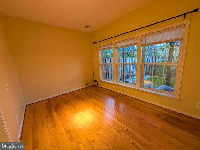 45775 SMOKETREE TER, Sterling, VA 20166