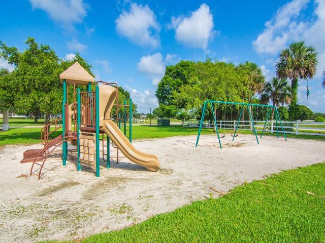 1485 Earlsferry Avenue, Vero Beach, FL 32966