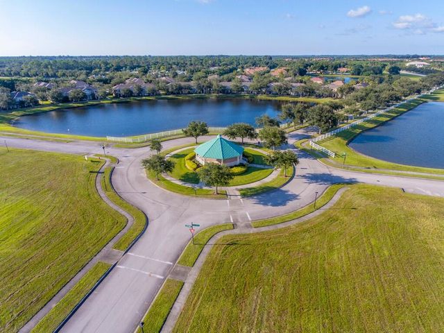 1485 Earlsferry Avenue, Vero Beach, FL 32966