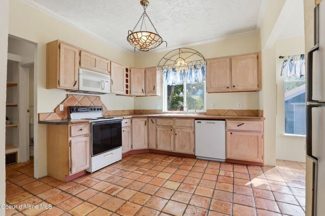 816 N 5th PL, Coeur D'alene, ID 83814