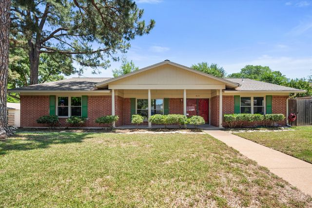 815 Vail Drive, Arlington, TX 76012