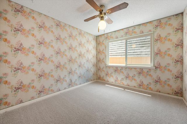 815 Vail Drive, Arlington, TX 76012