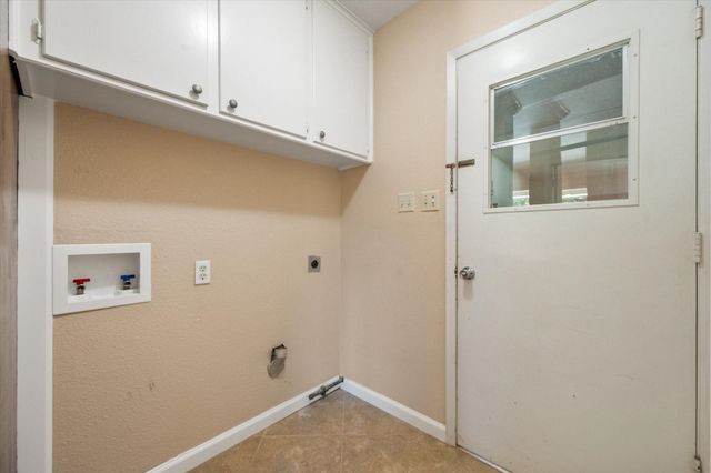 815 Vail Drive, Arlington, TX 76012