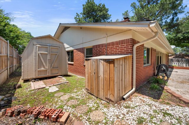 815 Vail Drive, Arlington, TX 76012