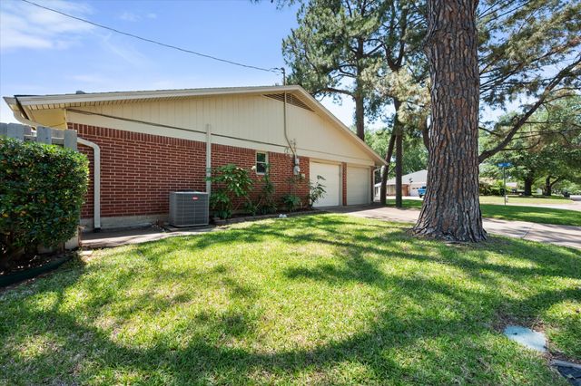 815 Vail Drive, Arlington, TX 76012