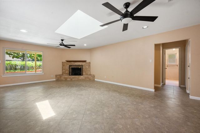 815 Vail Drive, Arlington, TX 76012