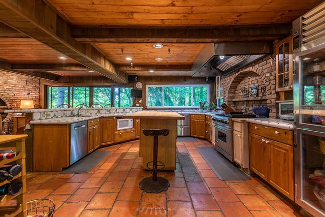 11 Founders Hill Road, Winhall, VT 05340