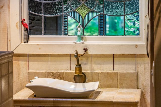 11 Founders Hill Road, Winhall, VT 05340