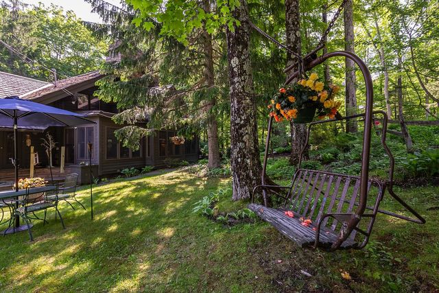 11 Founders Hill Road, Winhall, VT 05340