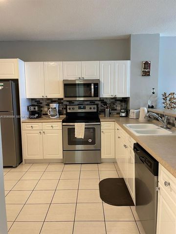 17050 N Bay Rd 407, Sunny Isles Beach, FL 33160