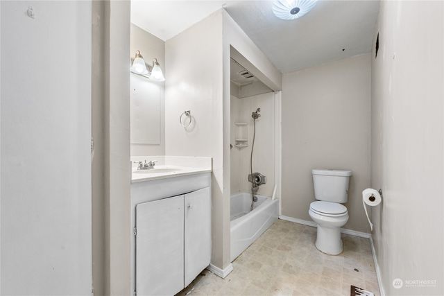 12624 Glenwood Avenue SW, Lakewood, WA 98499