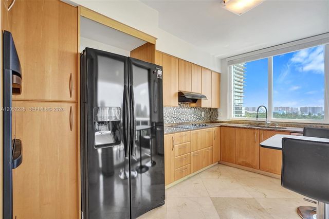 19111 Collins Avenue 607, Sunny Isles Beach, FL 33160