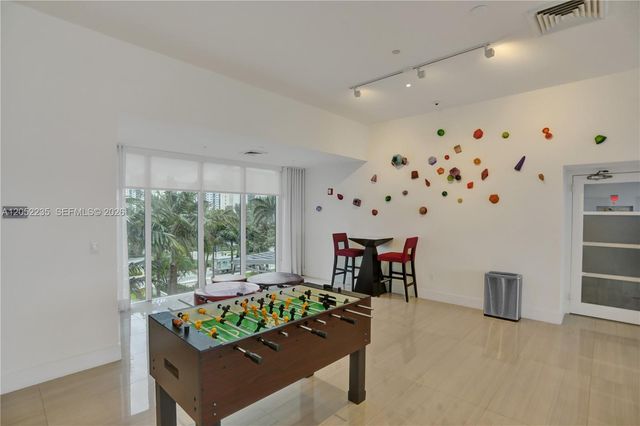 19111 Collins Avenue 607, Sunny Isles Beach, FL 33160