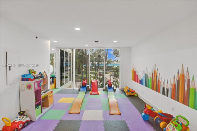 19111 Collins Avenue 607, Sunny Isles Beach, FL 33160