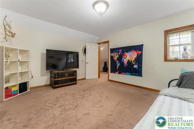 1187 Manzanedo Road, Price Twp, PA 18302