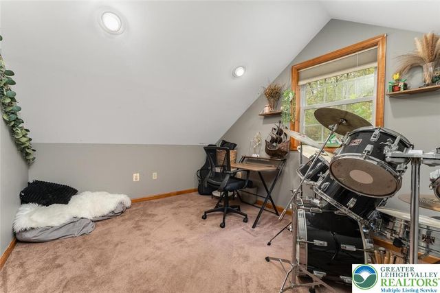 1187 Manzanedo Road, Price Twp, PA 18302