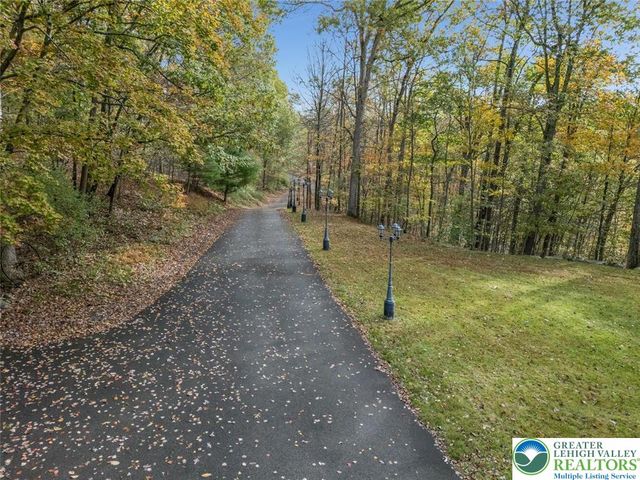 1187 Manzanedo Road, Price Twp, PA 18302