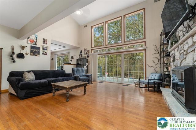 1187 Manzanedo Road, Price Twp, PA 18302