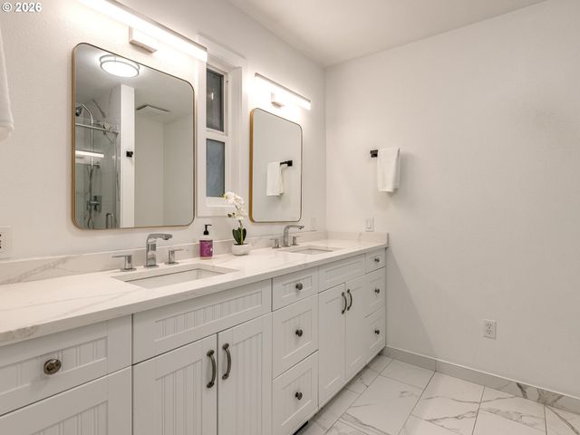 2414 Se BELLA VISTA Rd, Vancouver, WA 98683