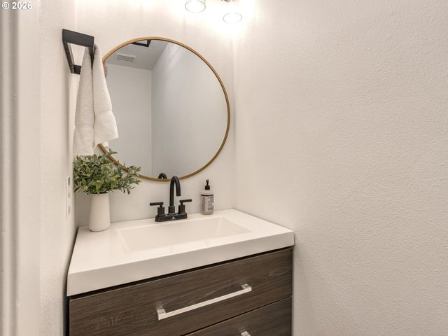 2414 Se BELLA VISTA Rd, Vancouver, WA 98683