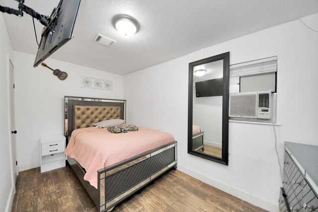 4035 Wylie Street, Houston, TX 77026