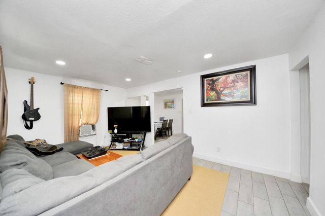 4035 Wylie Street, Houston, TX 77026