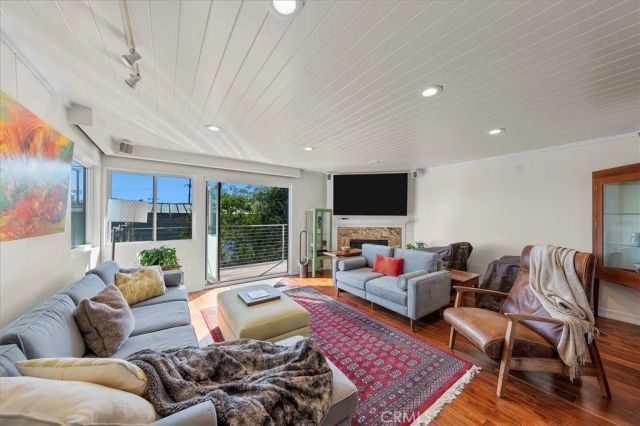 760 Manhattan Beach Blvd B, Manhattan Beach, CA 90266