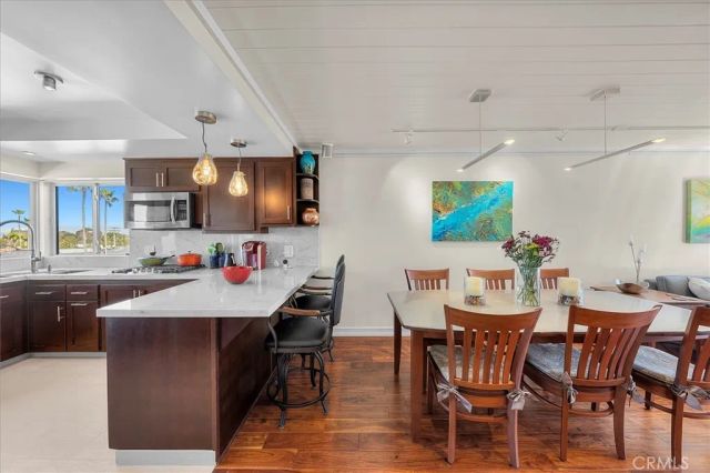 760 Manhattan Beach Blvd B, Manhattan Beach, CA 90266