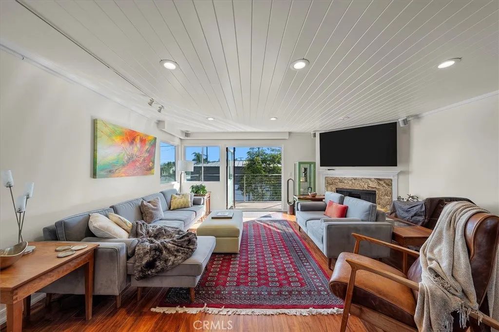 760 Manhattan Beach Blvd B, Manhattan Beach, CA 90266