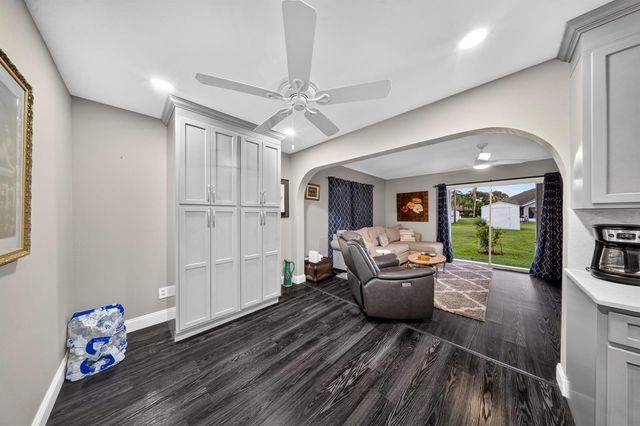 2341 SE West Blackwell Drive, Port Saint Lucie, FL 34952