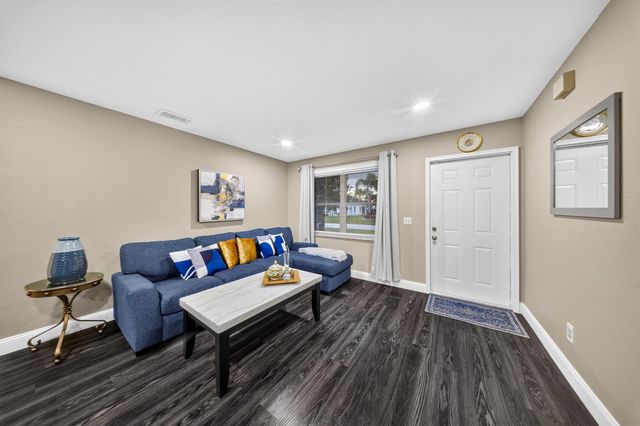2341 SE West Blackwell Drive, Port Saint Lucie, FL 34952