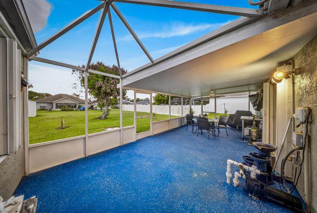 2341 SE West Blackwell Drive, Port Saint Lucie, FL 34952